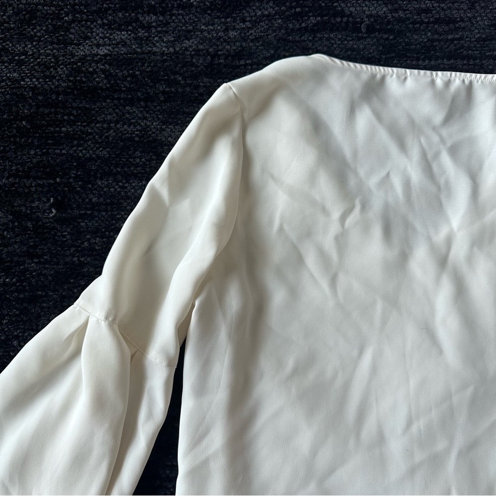 H&M Ruffle Bell Sleeve Blouse - Picture 8 of 8